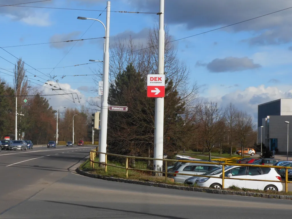navigace-na-sloupech-stavebniny-dek.jpg