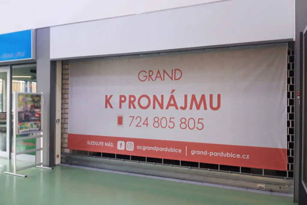 zaslep-obchodu-oc-grand.jpg