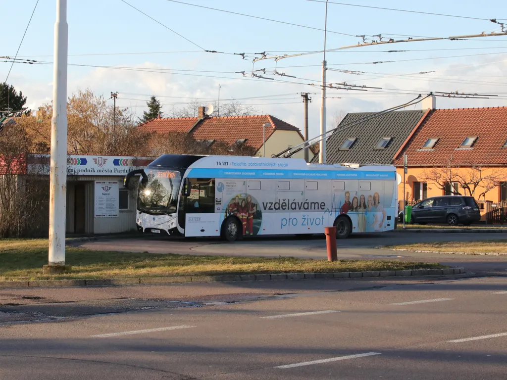 polep-autobusu-univerzita-11