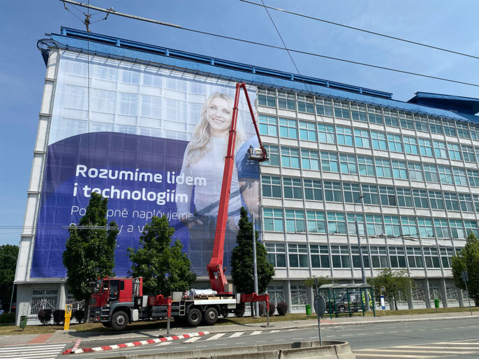 reference-foxconn-banner-3