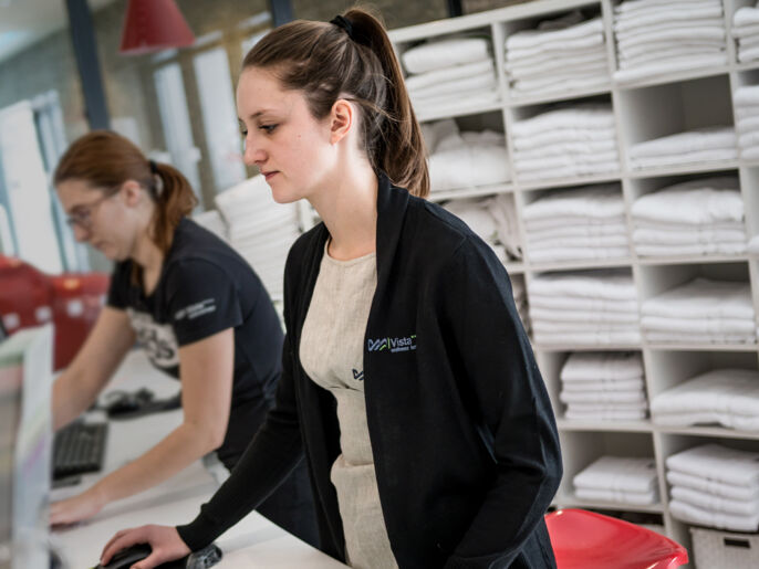 hotel-vista-saty-se-svetrikem